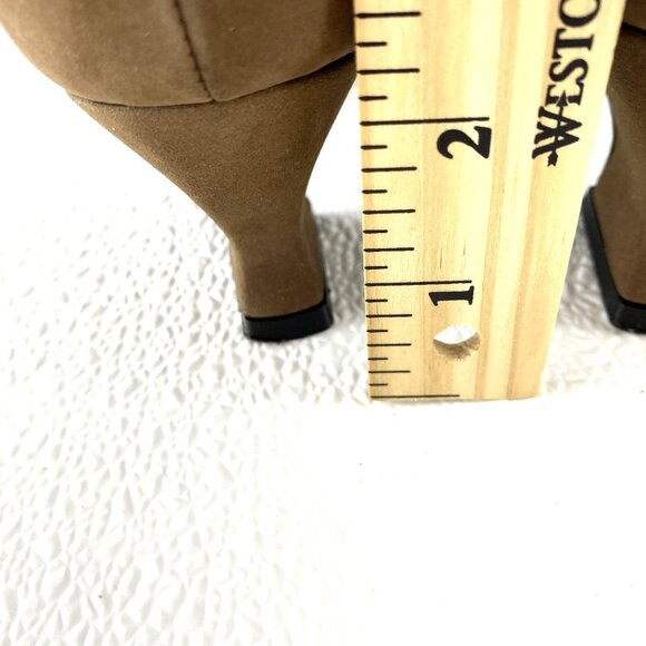 Lord & Taylor Classic Preppy Regencycore Women Suede Ankle Strap Heels 9M Brown - Picture 4 of 16